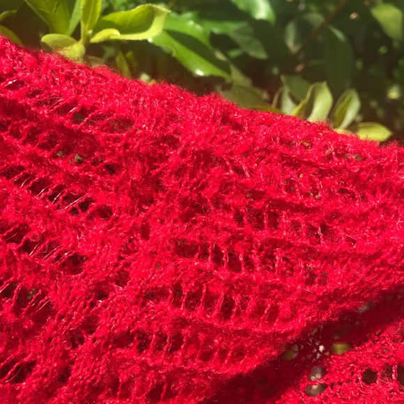 Dillards 0S very SOFT knit red cape - Picture 5 of 5